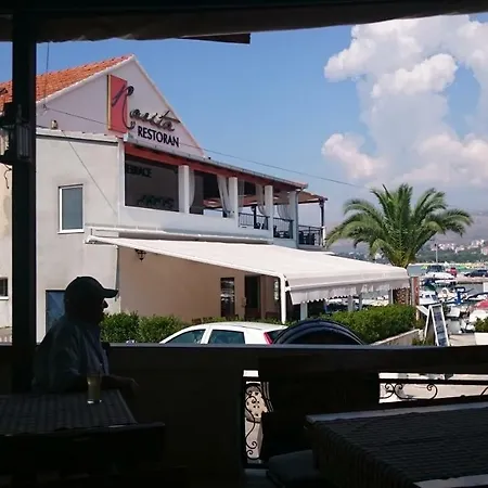 Hébergement de vacances Limun *